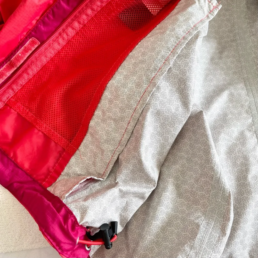 The North Face Venture Lightweight Rain Jacket - Picture 5 of 12
